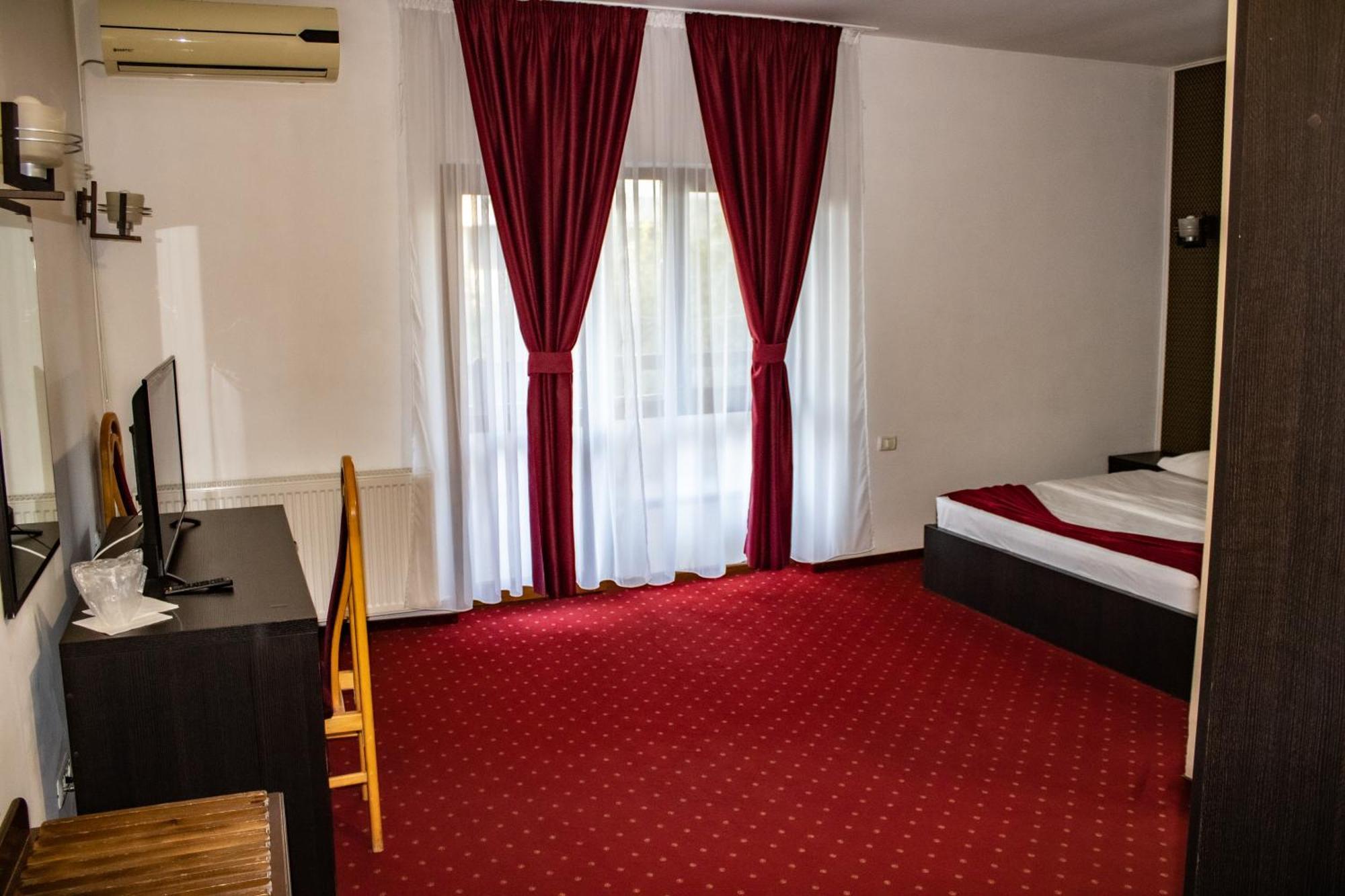 Hotel Rebis Brăila Dış mekan fotoğraf