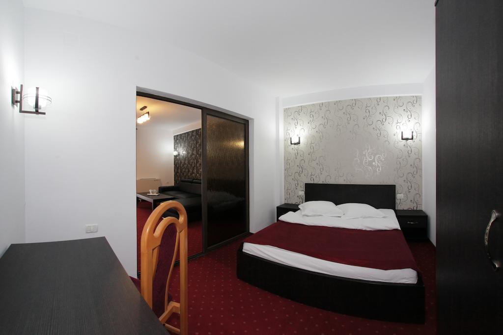 Hotel Rebis Brăila Oda fotoğraf